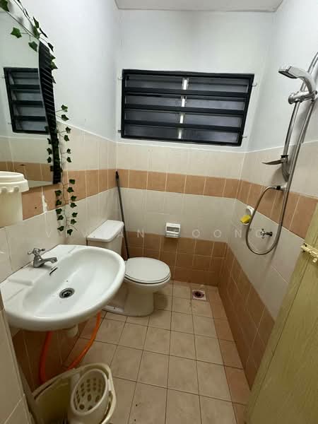 Pangsapuri untuk Disewa di Alpine Village - Vivian Foong - Bathroom - PropertyGuru.com.my