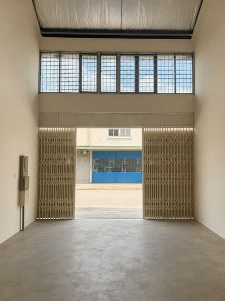 Kilang Teres untuk Disewa di Bandar Sri Damansara (Selangor) - Racheel Chang - Entrance - PropertyGuru.com.my