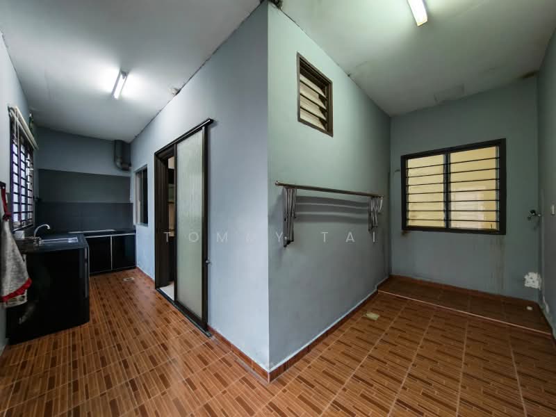 2-storey Terraced House for Sale in Mutiara Rini (Skudai) - Tommy Tai - Kitchen - PropertyGuru.com.my