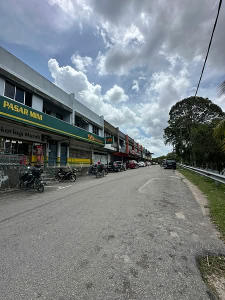 Kedai untuk Dijual di Taman Gaya (Ulu Tiram) - Jayden Ng - Exterior - PropertyGuru.com.my