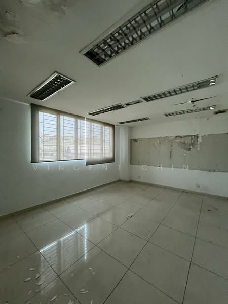 Shop / Office for Rent in Taman Putra Damai (Ara Damansara) - Vincent Chin - Interior - PropertyGuru.com.my
