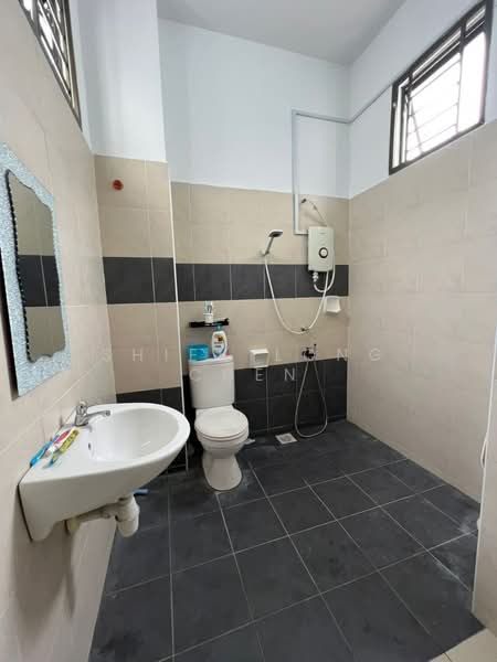 2-storey Terraced House for Sale in Taman Pulai Indah (Johor Bahru) - Shieh Long Chen - Bathroom - PropertyGuru.com.my