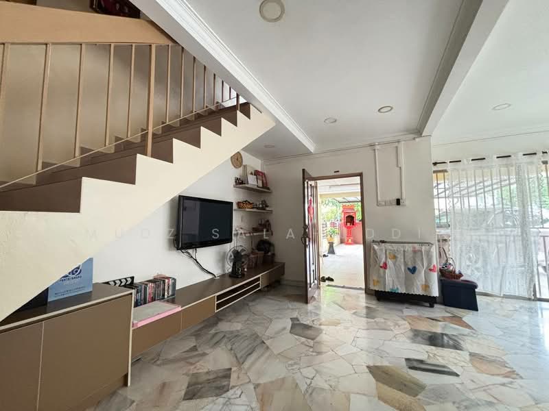 Rumah Teres 2 Tingkat untuk Dijual di Seksyen 8 (Shah Alam) - Mudz Salahuddin - Living Room - PropertyGuru.com.my