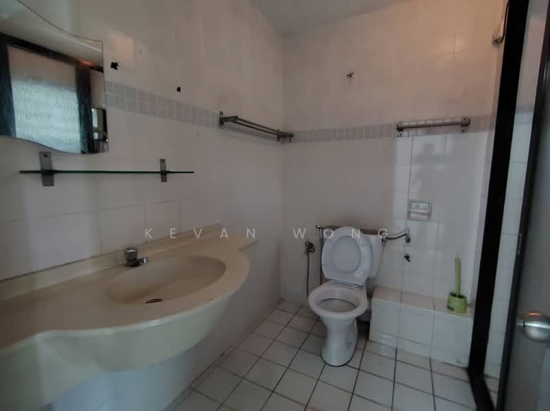 Terraced House for Sale in Taman Bukit Permata (Selayang) - Kevan Wong - Bathroom - PropertyGuru.com.my