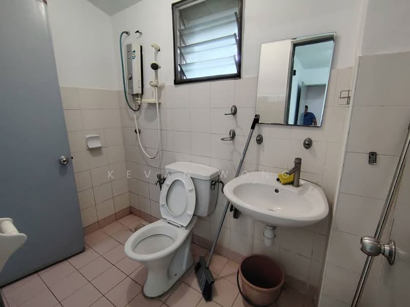Terraced House for Sale in Taman Bukit Permata (Selayang) - Kevan Wong - Bathroom - PropertyGuru.com.my