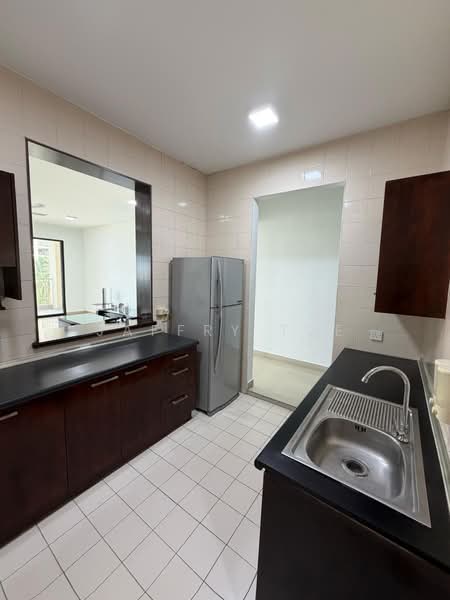Kondominium untuk Dijual di Royal Domain Sri Putramas 2 - Jaffry Tue - Kitchen - PropertyGuru.com.my