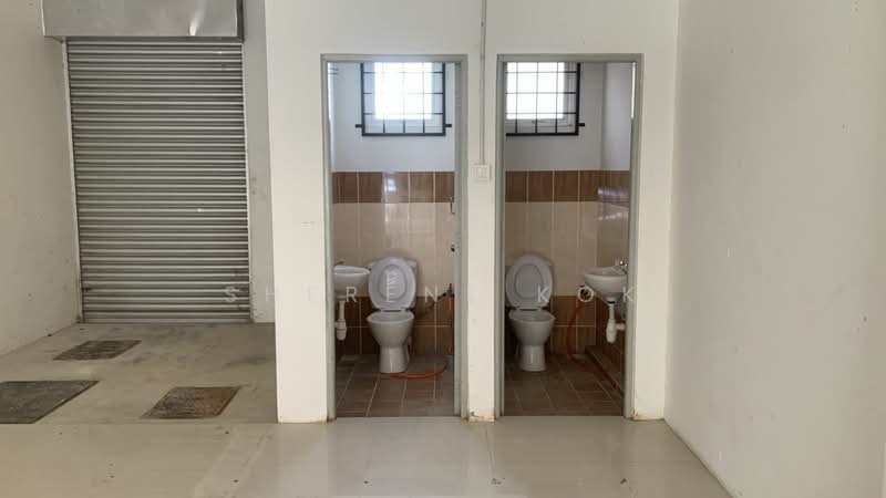 Shop for Rent in Kota Sentosa (Kuching) - Sherene Kok - Bathroom - PropertyGuru.com.my