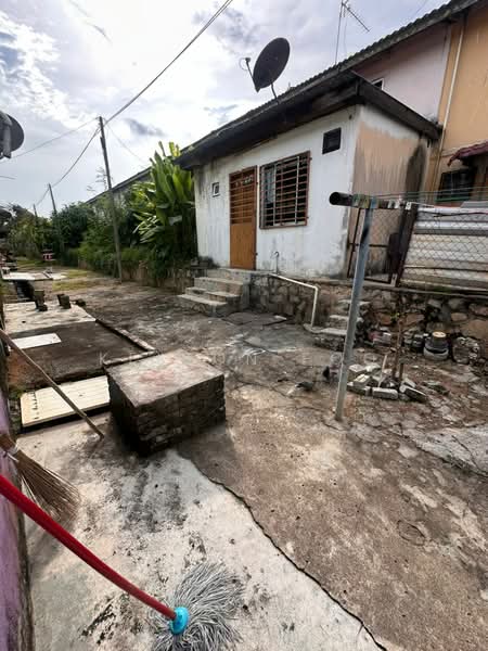 Rumah Teres 2 Tingkat untuk Dijual di Bandar Baru Bukit Beruntung (Serendah) - Kelton Foo - Exterior - PropertyGuru.com.my