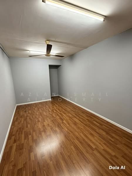 Rumah Flat untuk Dijual di Flat Taman Pelangi Indah - Azlan Ismail aiproperty - Interior - PropertyGuru.com.my