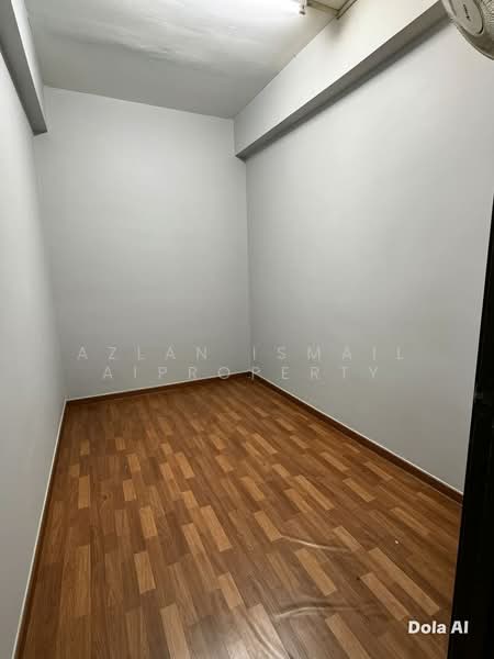 Rumah Flat untuk Dijual di Flat Taman Pelangi Indah - Azlan Ismail aiproperty - Interior - PropertyGuru.com.my
