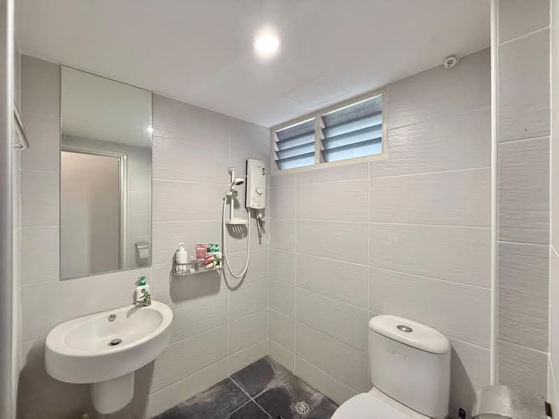 Kondominium untuk Dijual di Marina Bay Condominium - Kai Jun Tan - Bathroom - PropertyGuru.com.my