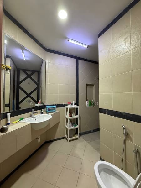 Rumah Teres untuk Dijual di Bukit Rahman Putra (Sungai Buloh) - Alicia Soo - Bathroom - PropertyGuru.com.my