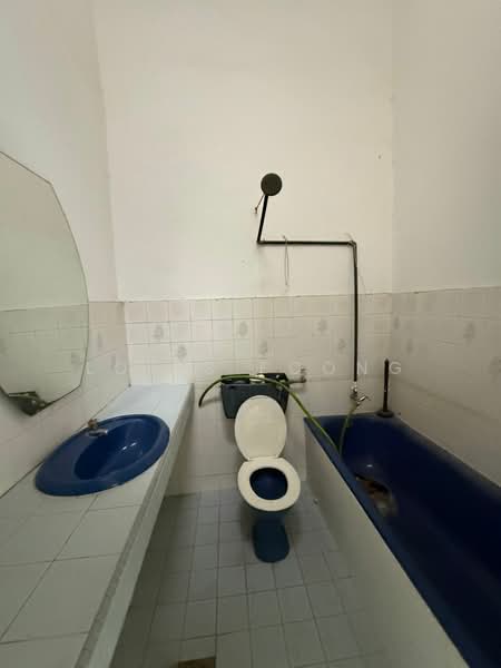 Terraced House for Sale in Taman Wangsa Permai (Kepong) - Louis Foong - Bathroom - PropertyGuru.com.my