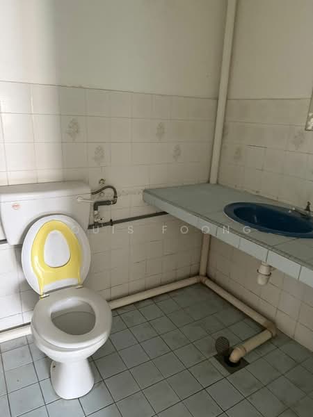 Terraced House for Sale in Taman Wangsa Permai (Kepong) - Louis Foong - Bathroom - PropertyGuru.com.my