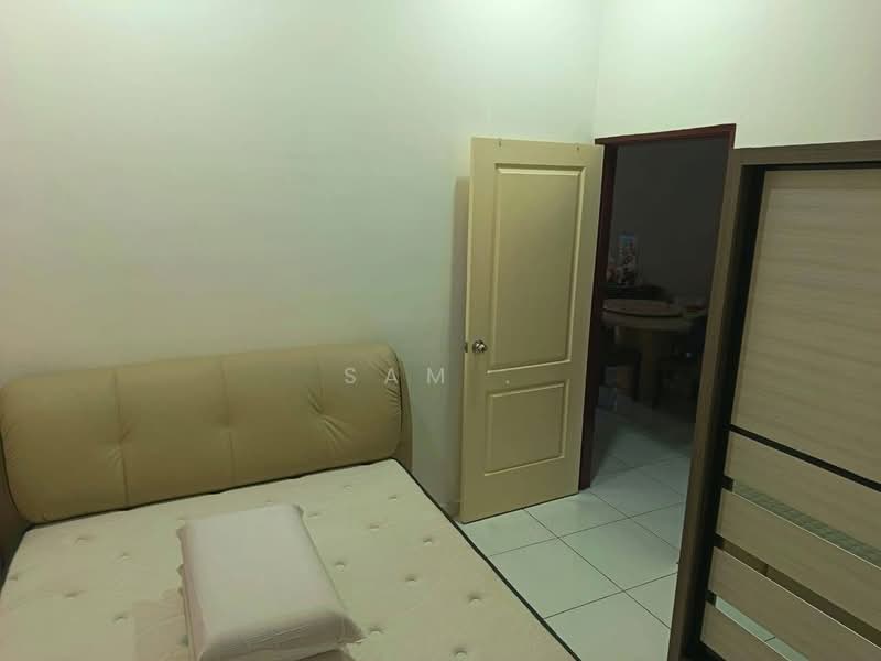 2-storey Terraced House for Sale in Taman Sri Perkasa (Ipoh) - Sam . - Bedroom - PropertyGuru.com.my
