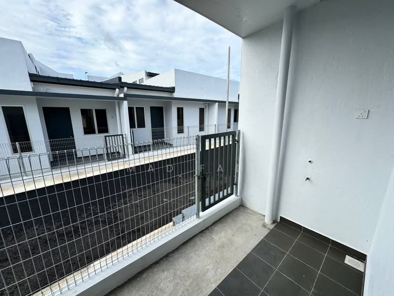 1-storey Terraced House for Sale in Kampung Jenderam Hilir (Dengkil) - Ahmad Fadlee - PropertyGuru.com.my