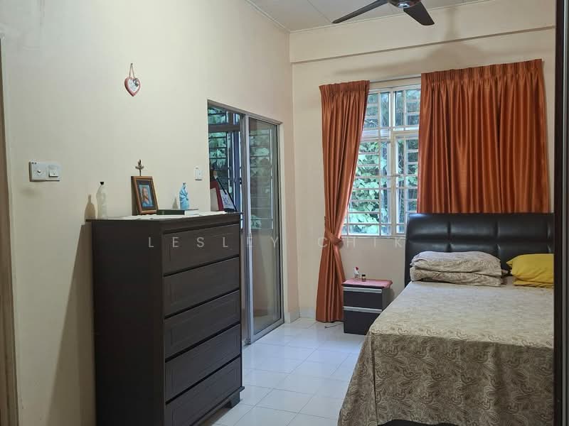 Rumah Bandar untuk Dijual di Batu 9 (Cheras) - Lesley Chik - Bedroom - PropertyGuru.com.my
