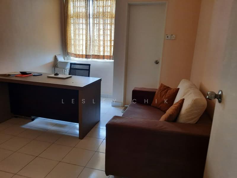 Rumah Bandar untuk Dijual di Batu 9 (Cheras) - Lesley Chik - Study - PropertyGuru.com.my