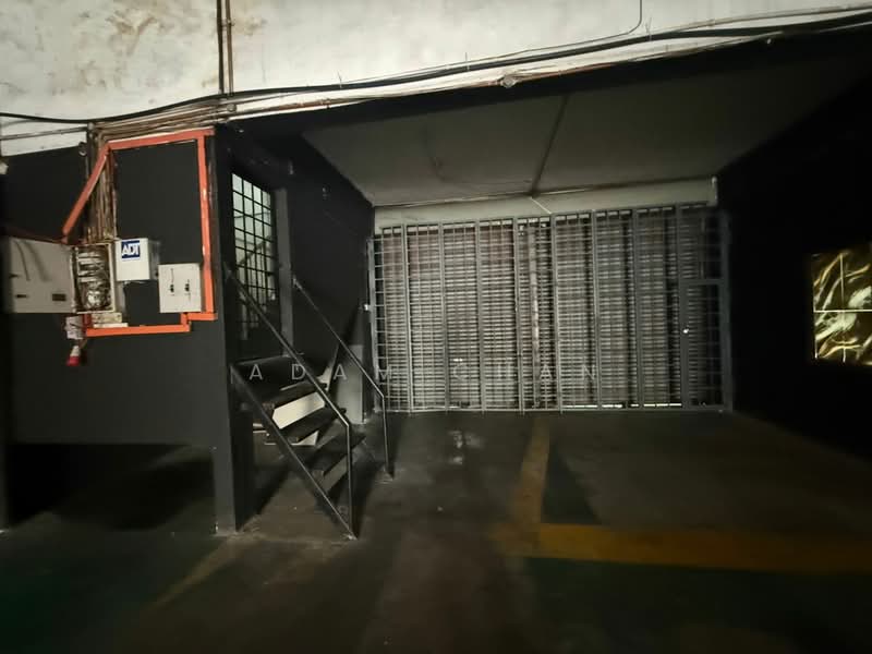 Terrace Factory for Rent in Seksyen 34 (Shah Alam) - Adam Chan - Entrance - PropertyGuru.com.my