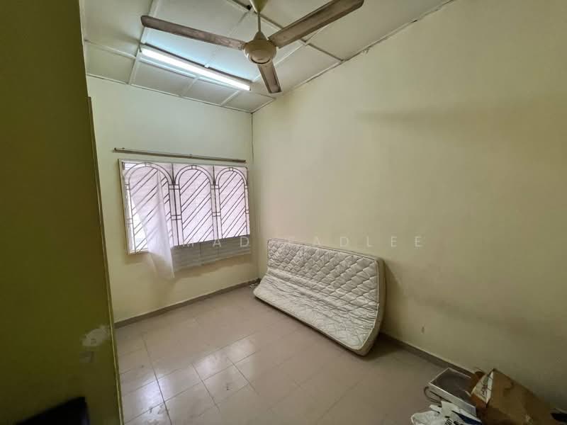 Rumah Teres 2 Tingkat untuk Dijual di Taman Desa Serdang (Seri Kembangan) - Ahmad Fadlee - PropertyGuru.com.my