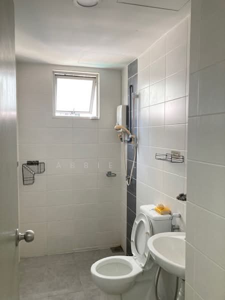Servis Apartment untuk Disewa di One South - Abbie Lee - Bathroom - PropertyGuru.com.my