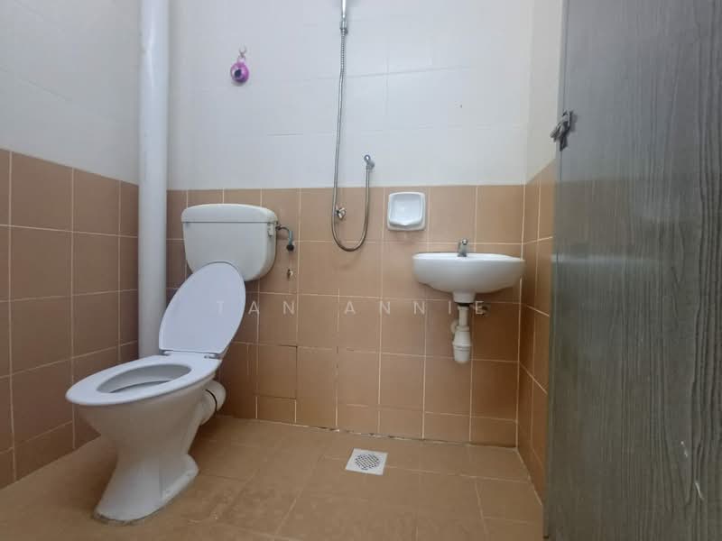 1-storey Terraced House for Sale in Sungai Jawi (Penang) - Tan ANNIE - Bathroom - PropertyGuru.com.my