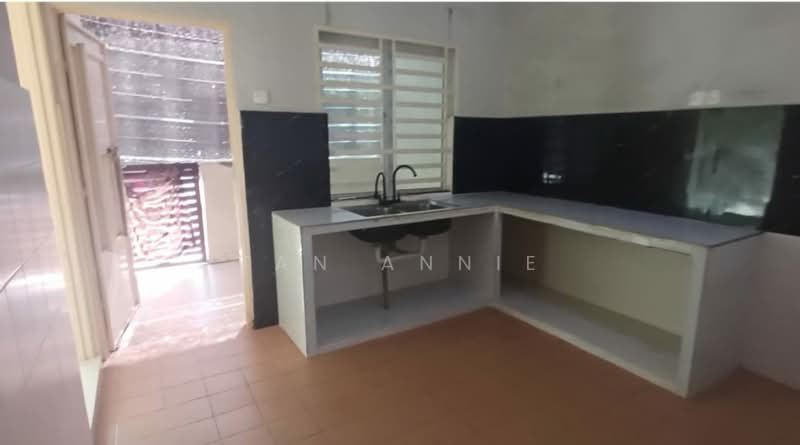 1-storey Terraced House for Sale in Sungai Jawi (Penang) - Tan ANNIE - Kitchen - PropertyGuru.com.my