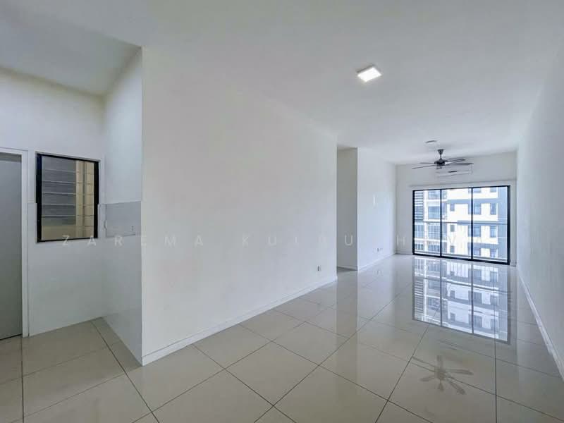 Kondominium untuk Dijual di The Greens (Residensi Hijauan) @ Subang West - Zarema Kulbuzheva - Living Room - PropertyGuru.com.my