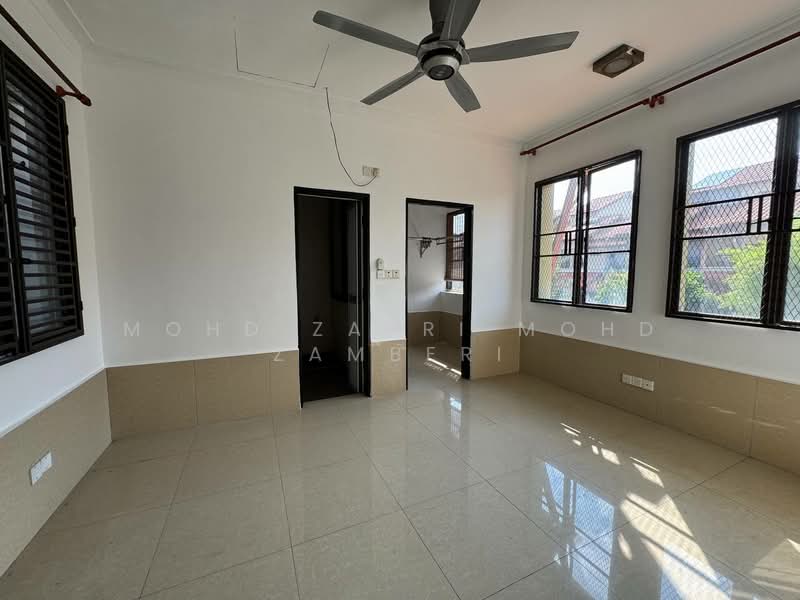 2-storey Terraced House for Sale in Bukit Jelutong (Shah Alam) - Mohd Zakri Mohd Zamberi - Interior - PropertyGuru.com.my
