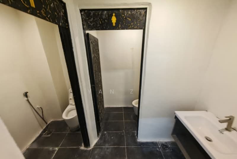 Shop for Rent in Petaling Jaya (Selangor) - Yan Zi - Bathroom - PropertyGuru.com.my