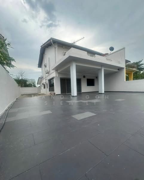 Semi-Detached House for Rent in Taman Kolam Air (Johor Bahru) - Mandy Goh Siew Li - Exterior - PropertyGuru.com.my