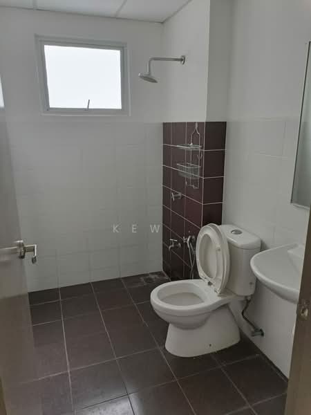 Pangsapuri untuk Disewa di Residensi Alam Damai (PR1MA @ Alam Damai) - Kew . - Bathroom - PropertyGuru.com.my