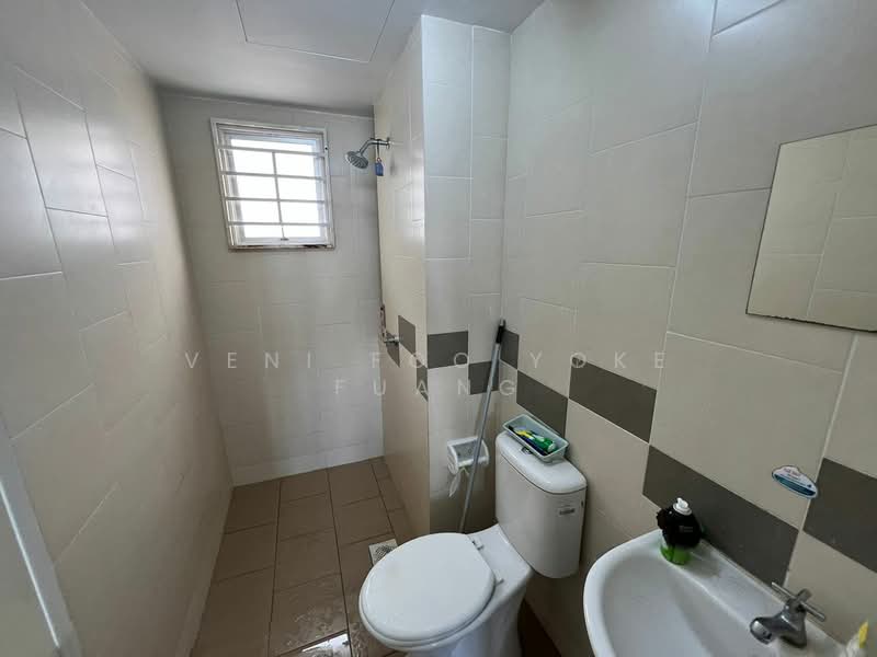 Pangsapuri untuk Dijual di Pangsapuri Seri Mutiara - Veni Foo Yoke Fuang - Bathroom - PropertyGuru.com.my