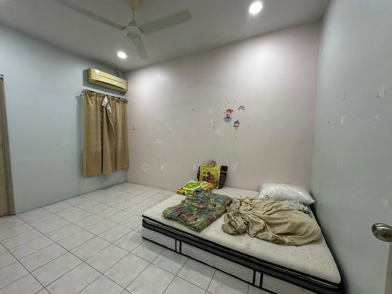 2-storey Terraced House for Sale in Taman Rapat Permai (Ipoh) - Ck Max - Bedroom - PropertyGuru.com.my