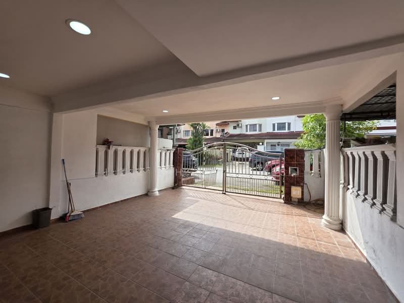 Rumah Teres 2 Tingkat untuk Dijual di Bandar Putra Permai (Seri Kembangan) - Izzah Alias - PropertyGuru.com.my