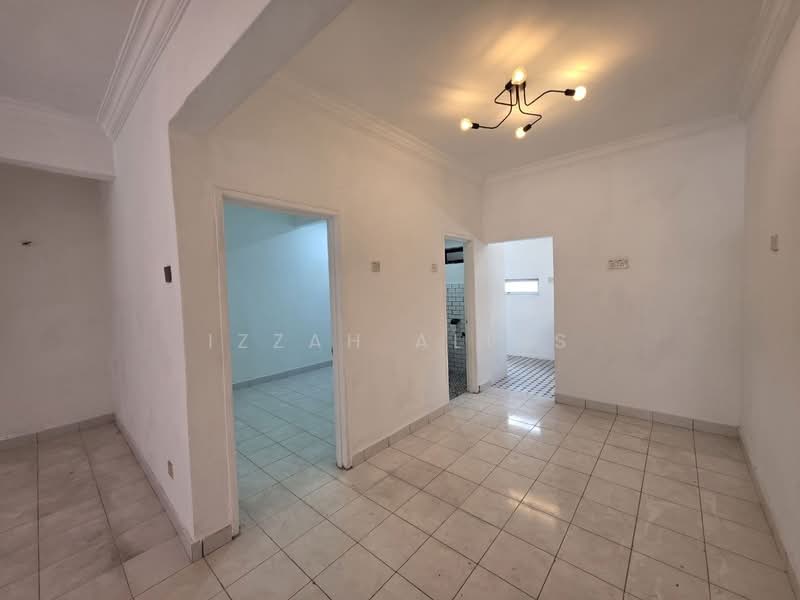 Rumah Teres 2 Tingkat untuk Dijual di Bandar Putra Permai (Seri Kembangan) - Izzah Alias - PropertyGuru.com.my