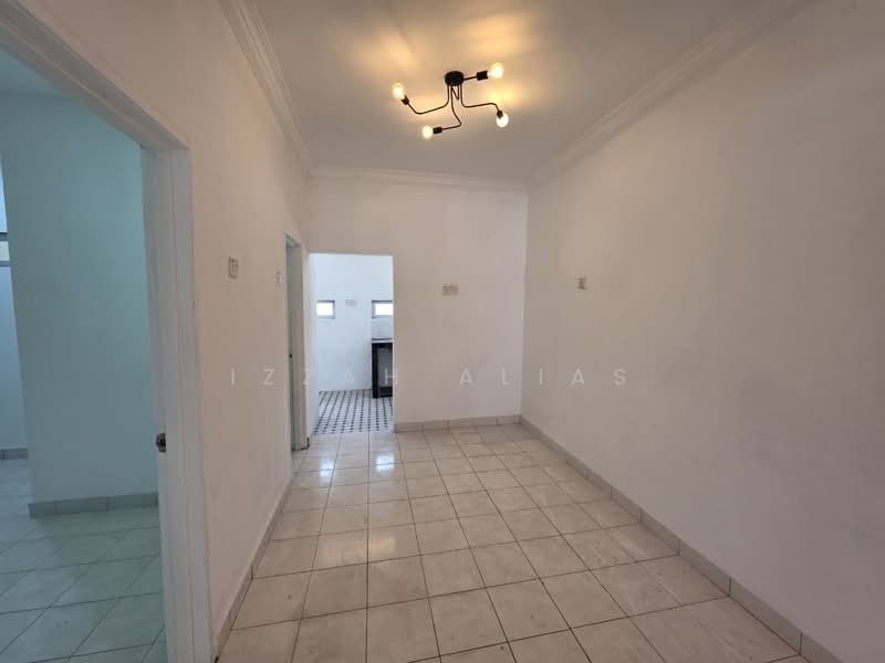 Rumah Teres 2 Tingkat untuk Dijual di Bandar Putra Permai (Seri Kembangan) - Izzah Alias - PropertyGuru.com.my