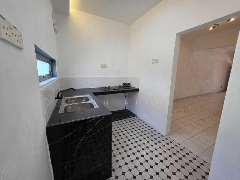 Rumah Teres 2 Tingkat untuk Dijual di Bandar Putra Permai (Seri Kembangan) - Izzah Alias - PropertyGuru.com.my