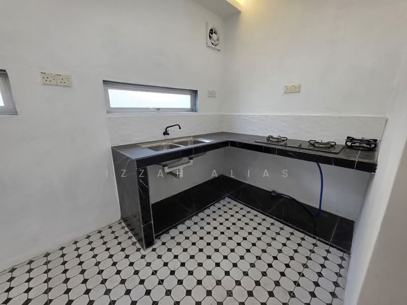 Rumah Teres 2 Tingkat untuk Dijual di Bandar Putra Permai (Seri Kembangan) - Izzah Alias - PropertyGuru.com.my