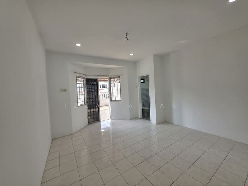 Rumah Teres 2 Tingkat untuk Dijual di Bandar Putra Permai (Seri Kembangan) - Izzah Alias - PropertyGuru.com.my