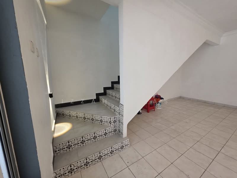 Rumah Teres 2 Tingkat untuk Dijual di Bandar Putra Permai (Seri Kembangan) - Izzah Alias - PropertyGuru.com.my