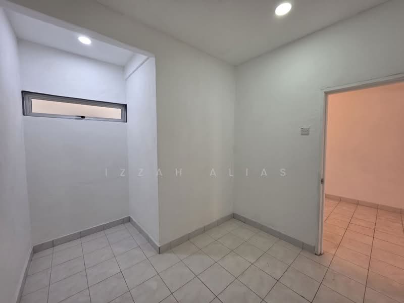 Rumah Teres 2 Tingkat untuk Dijual di Bandar Putra Permai (Seri Kembangan) - Izzah Alias - PropertyGuru.com.my