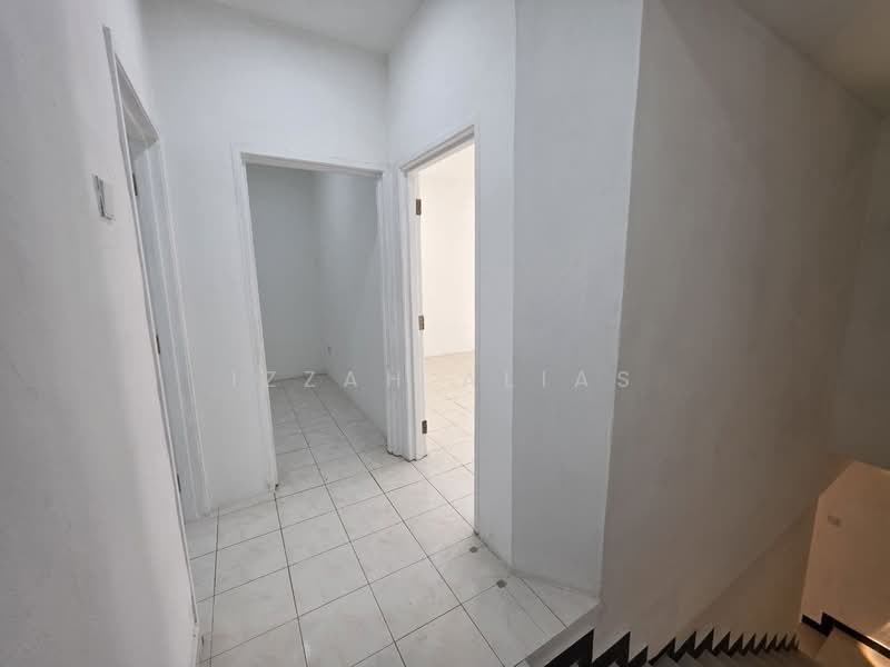 Rumah Teres 2 Tingkat untuk Dijual di Bandar Putra Permai (Seri Kembangan) - Izzah Alias - PropertyGuru.com.my