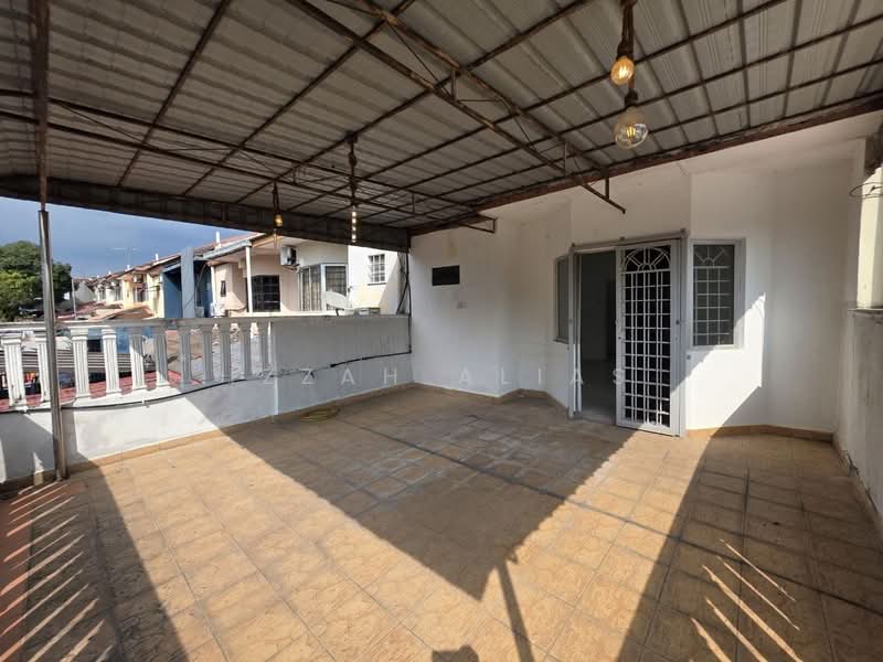 Rumah Teres 2 Tingkat untuk Dijual di Bandar Putra Permai (Seri Kembangan) - Izzah Alias - PropertyGuru.com.my