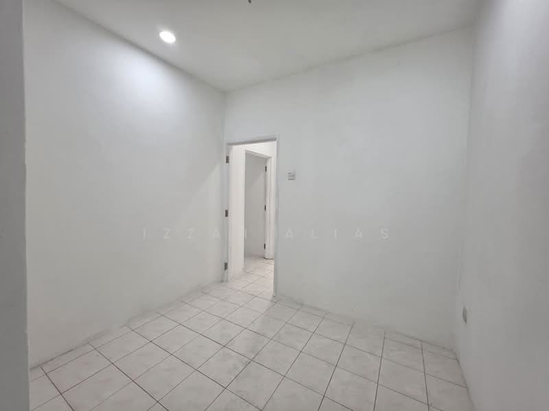 Rumah Teres 2 Tingkat untuk Dijual di Bandar Putra Permai (Seri Kembangan) - Izzah Alias - PropertyGuru.com.my