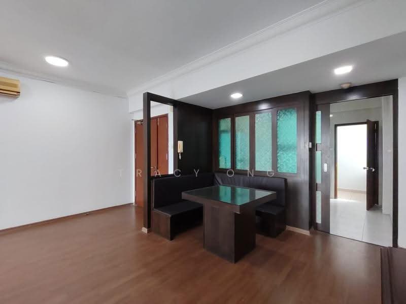 Pangsapuri untuk Disewa di Molek Pine 1 - Tracy Ong - Dining Room - PropertyGuru.com.my