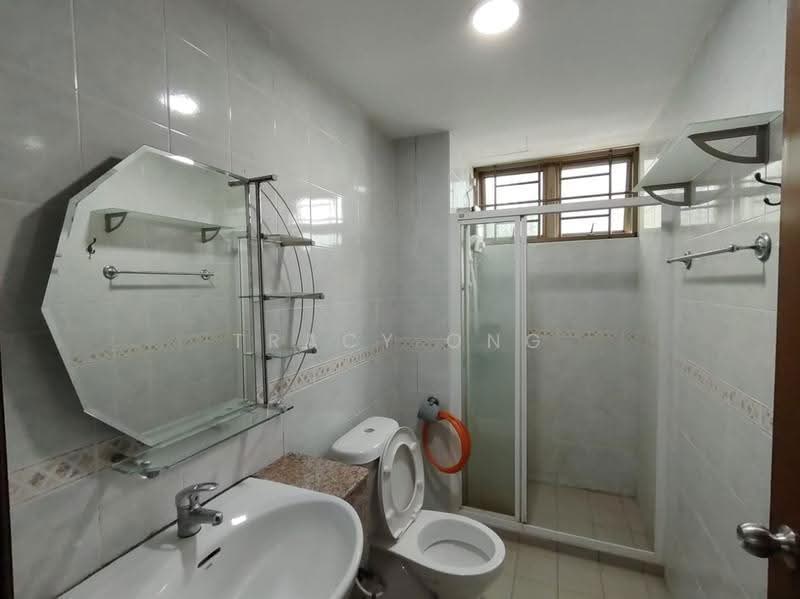 Pangsapuri untuk Disewa di Molek Pine 1 - Tracy Ong - Bathroom - PropertyGuru.com.my
