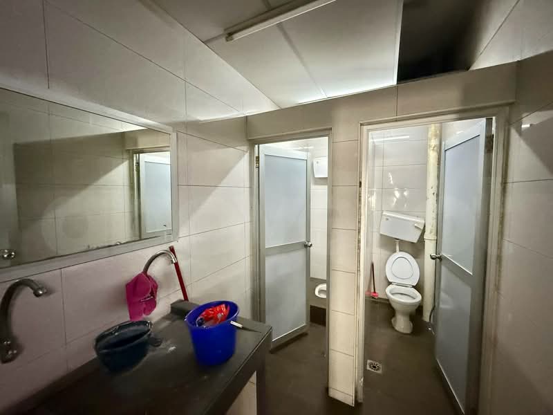 Kilang untuk Disewa di Juru (Penang) - Henry Tan - Bathroom - PropertyGuru.com.my