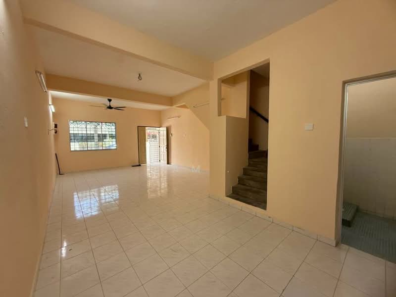 Rumah Bandar untuk Dijual di Taman Pengkalan Barat (Ipoh) - Sam . - Living Room - PropertyGuru.com.my