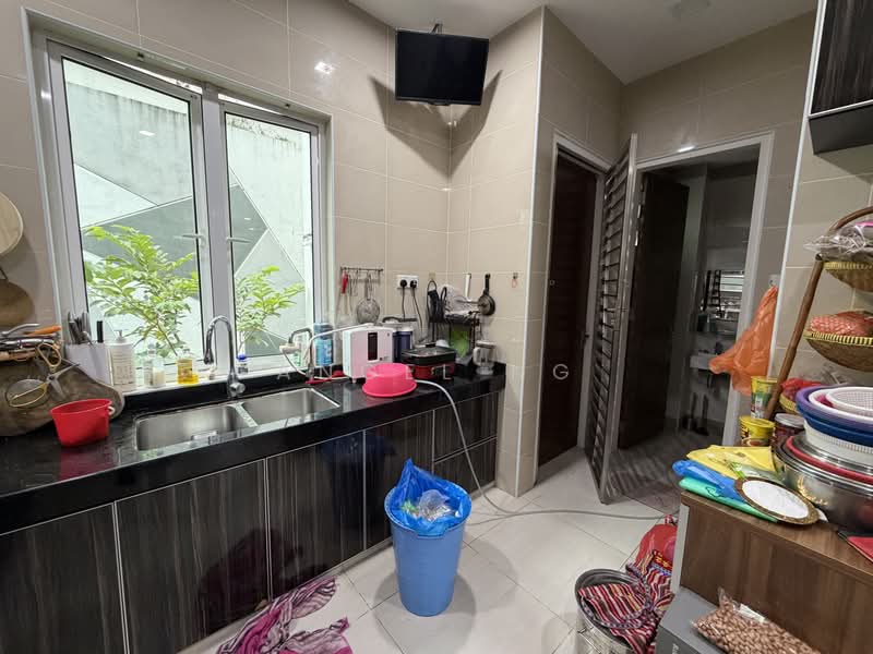 Semi-Detached House for Sale in Bandar Baru Sri Petaling (Sri Petaling) - Angel Ng - Kitchen - PropertyGuru.com.my